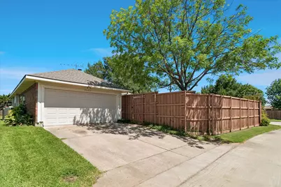 2250 Arbor Creek Drive, Carrollton, TX 75010 - Photo 28