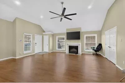 1157 Meadow Park Lane, Grand Prairie, TX 75052 - Photo 6