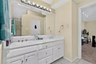 1157 Meadow Park Ln, Grand Prairie, TX 75052 - Photo 18