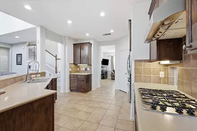 2808 N Camino Lagos, Grand Prairie, TX 75054 - Photo 18