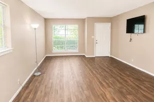 1860 W Kaufman St, Paris, TX 75460 - Photo 2