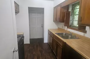 1860 W Kaufman St, Paris, TX 75460 - Photo 4