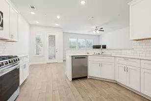 533 Hutchinson Ln, Lewisville, TX 75077 - Photo 6