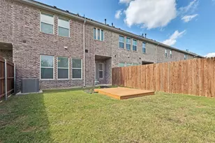 533 Hutchinson Ln, Lewisville, TX 75077 - Photo 2