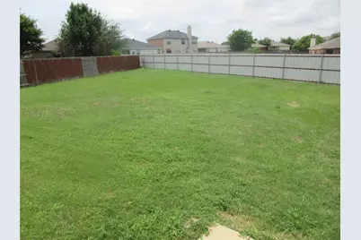 1100 Manhassett Court, Fort Worth, TX 76140 - Photo 12