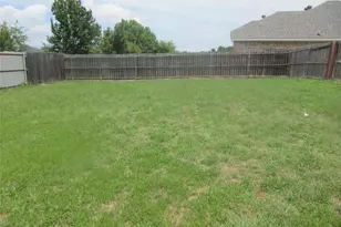 1100 Manhassett Ct, Fort Worth, TX 76140 - Photo 14