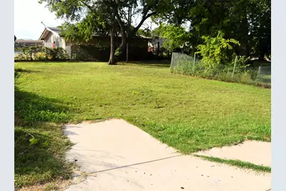 1708 Garden Drive, Dallas, TX 75215 - Photo 2