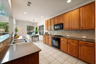 6945 Shoreview Drive, Grand Prairie, TX 75054 - Photo 18