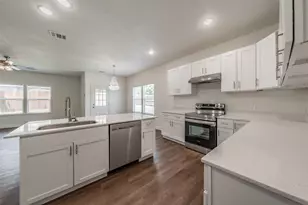 100 Round Hill Way, Runaway Bay, TX 76426 - Photo 12