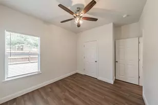 100 Round Hill Way, Runaway Bay, TX 76426 - Photo 26