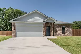 100 Round Hill Way, Runaway Bay, TX 76426 - Photo 2