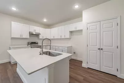 100 Round Hill Way, Runaway Bay, TX 76426 - Photo 14