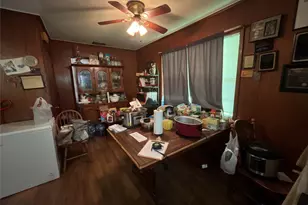 908 Birch St, Palestine, TX 75801 - Photo 6