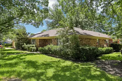 1600 S Timber Court, Benbrook, TX 76126 - Photo 2