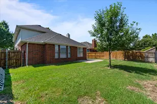 2468 Lakeland Dr, Grand Prairie, TX 75054 - Photo 36