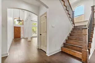 2468 Lakeland Dr, Grand Prairie, TX 75054 - Photo 8