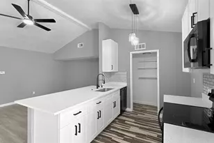 674 W Warrior Trl, Grand Prairie, TX 75052 - Photo 20