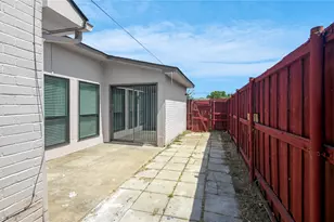 674 W Warrior Trl, Grand Prairie, TX 75052 - Photo 16