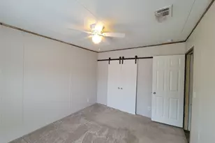 136 Spring Hill Ct, Runaway Bay, TX 76426 - Photo 2