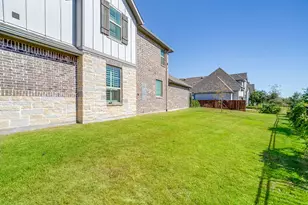 2009 Roundtree Cir E, Fort Worth, TX 76008 - Photo 36