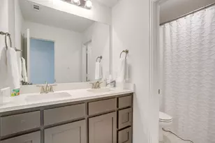 2009 Roundtree Cir E, Fort Worth, TX 76008 - Photo 32