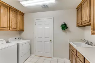 345 Huggins Dr, Springtown, TX 76082 - Photo 14