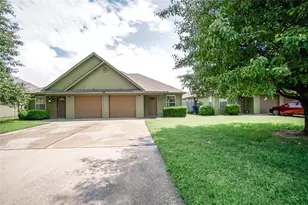 1026 W Coffin St, Denison, TX 75020 - Photo 24