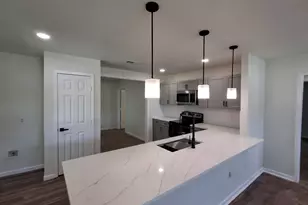 2707 Engle Ave, Dallas, TX 75233 - Photo 2