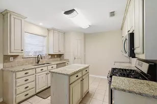 605 Maple Dr, Pilot Point, TX 76258 - Photo 16