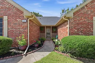 605 Maple Dr, Pilot Point, TX 76258 - Photo 6