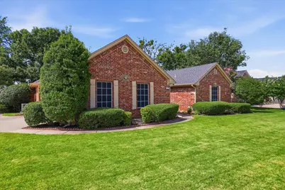 605 Maple Drive, Pilot Point, TX 76258 - Photo 4