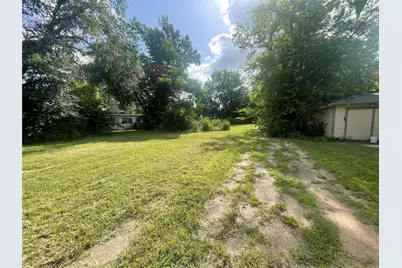 404 Texas Street, Sulphur Springs, TX 75482 - Photo 2
