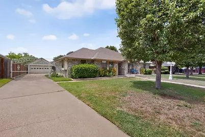 137 Brushy Mound Road, Burleson, TX 76028 - Photo 2