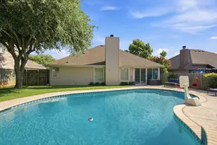 316 Willow Creek Ln, Glenn Heights, TX 75154 - Photo 2