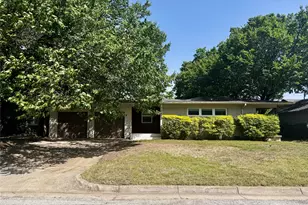 4657 Selkirk Dr, Fort Worth, TX 76109 - Photo 2