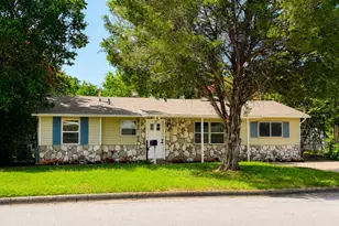209 W Southern Ave, Saginaw, TX 76179 - Photo 1