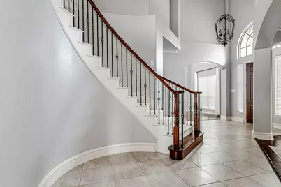 828 Thomas Crossing Drive, Fort Worth, TX 76028 - Photo 4