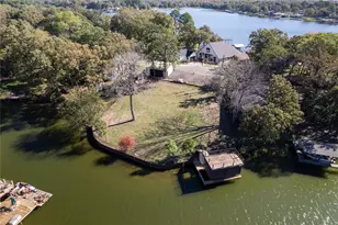 195 Lake Creek Dr, Mabank, TX 75156 - Photo 1