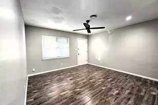 604 E 4th St, Weatherford, TX 76086 - Photo 4