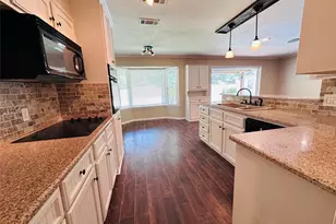 3307 Bogota St, Athens, TX 75752 - Photo 6