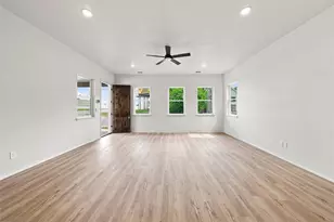 1022 E 9th St, Dallas, TX 75203 - Photo 4