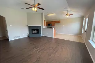 4202 Agate Dr, Granbury, TX 76049 - Photo 2