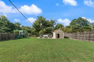 121 Dallas Dr, Euless, TX 76039 - Photo 26