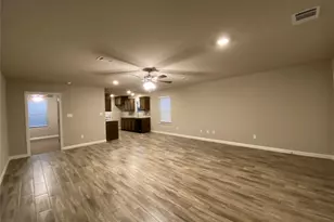 802 Rolling Terrace Cir, Granbury, TX 76049 - Photo 2