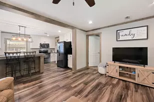 501 W Third St, Maypearl, TX 76064 - Photo 6