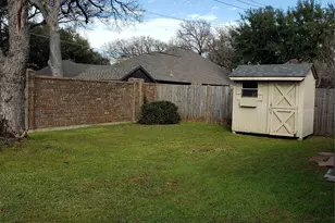 1307 Boardwalk St, Arlington, TX 76011 - Photo 36