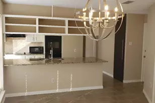 1307 Boardwalk St, Arlington, TX 76011 - Photo 10