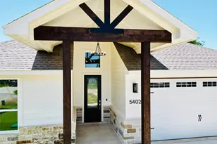 5402 Celina Ct, Granbury, TX 76048 - Photo 2