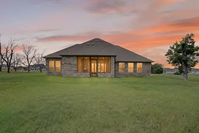 1136 Tremont Lane, Granbury, TX 76049 - Photo 2