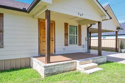 205 SW 11th Street, Mineral Wells, TX 76067 - Photo 2